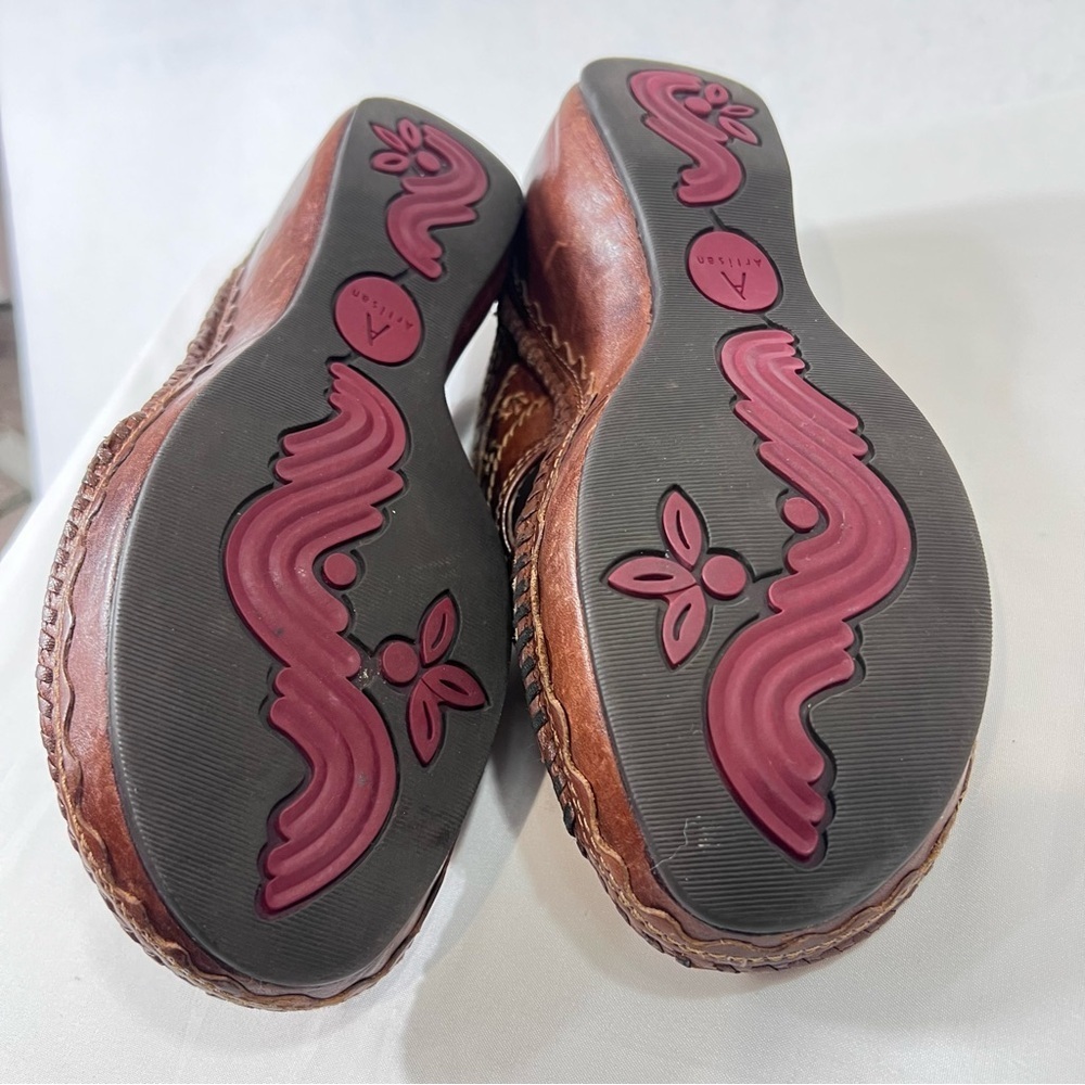 Clarks Artisan Brown Leather Wedge Sandals Sz 6 1/2 M Criss-Cross Straps Buckle - Picture 8 of 11
